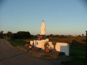 Sun sets on the shrine at Our Lady’s Island © Dave Napier (CC BY-SA 2.0)